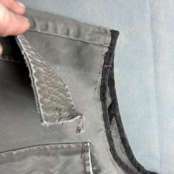 H&M Cargo Vest Jacket Women's Size US 44 Sleeveless Pockets Full Zip Button - Picture 3 of 7